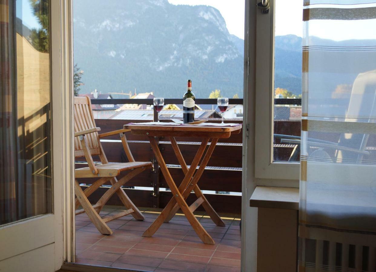 Sunny 1-Room Apartment Near Railway Station Garmisch-Partenkirchen Exterior foto